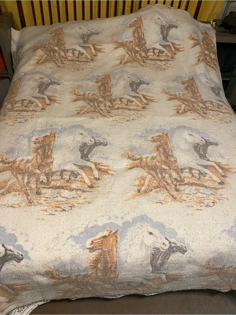 Vintage Made In USA Twin XL Acrylic‎ Polyester Horse Blanket 85 X 69in